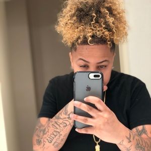 Meet your Posher, Nelly